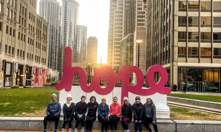 Chicago Riverwalk Architecture Walking Tour and Discover Skyline