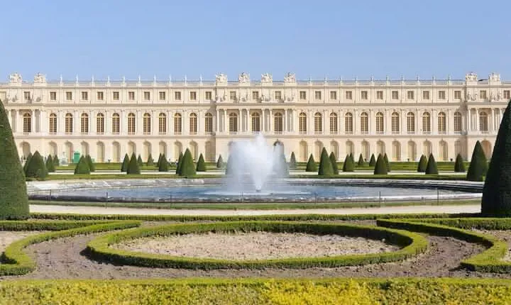 Half-Day Private Versailles Trip and Seine River Cruise