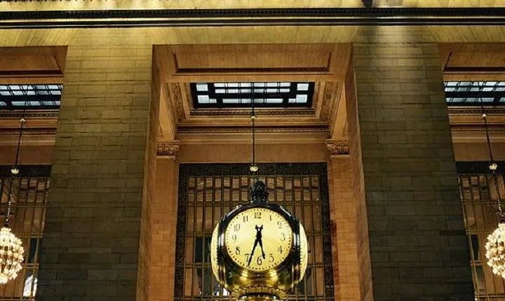 NYC Midtown Art Private Photo or Video Experience