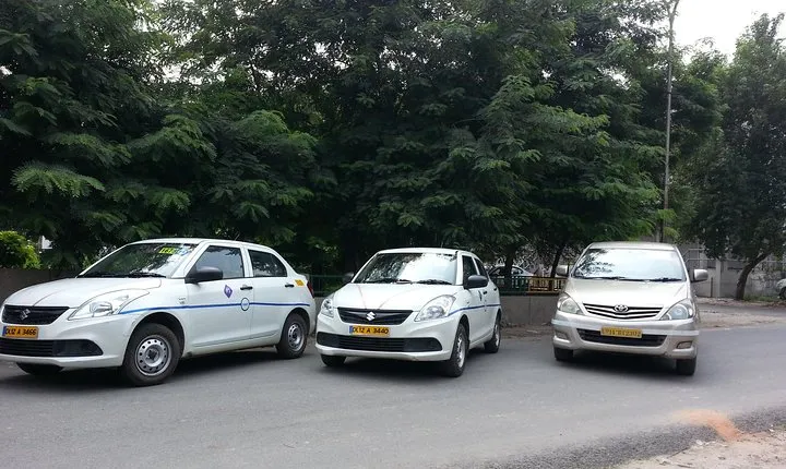 Private Airport Transfer - DEL Airport to Hotel OR Hotel to DEL Airport