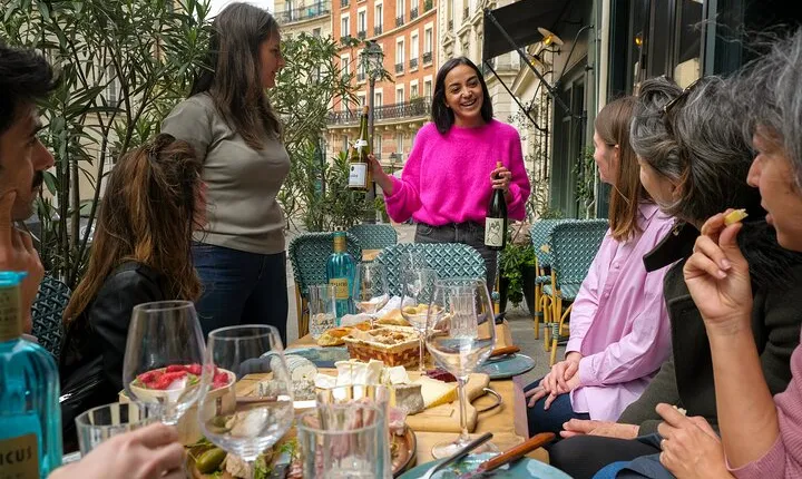 Paris Montmartre Food & Wine Tour with Eating Europe
