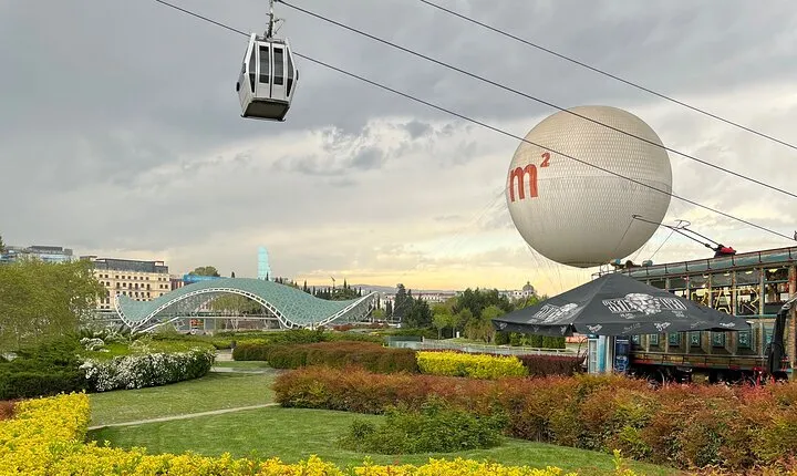 Old Tbilisi Private Walking Tour with Wine Tasting and Cable Car