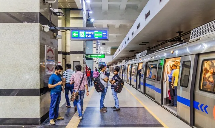 Delhi Metro Guided Tour - Walk And Taste