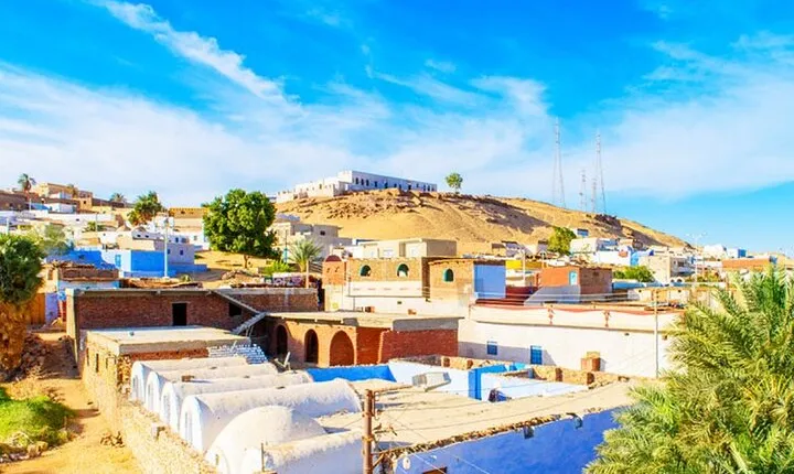 Private tour from Aswan to Philaetemple and Nubianvillage by boat