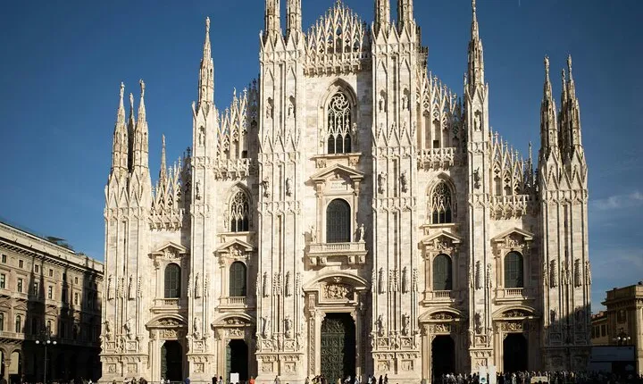 Duomo di Milano Private Tour with Rooftop Access