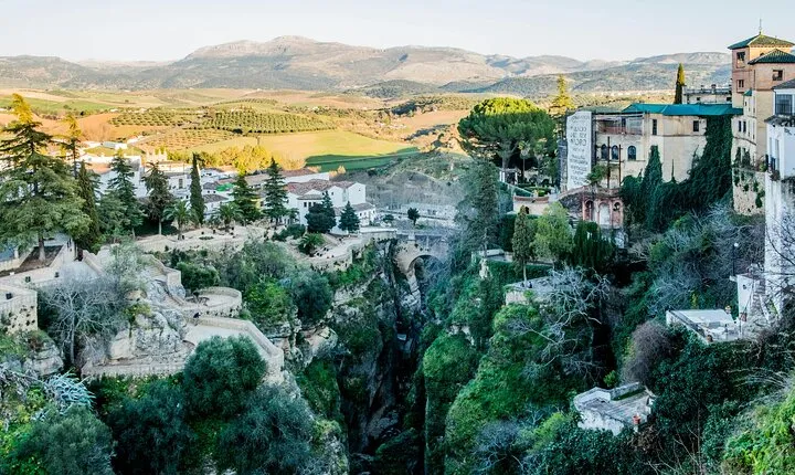 Ronda and Setenil Tour from Malaga with Free Photoshoot