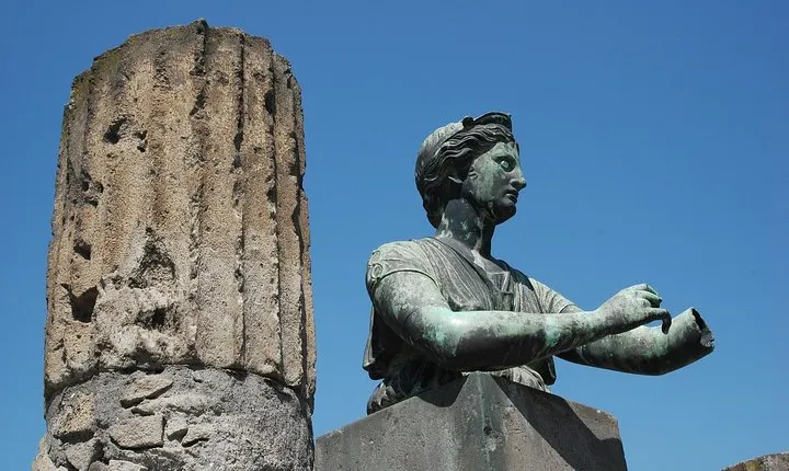 Pompeii Guided Walking Tour with Ticket