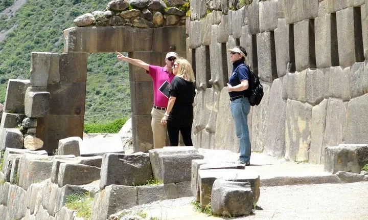 Sacred Valley and Maras and Moray Full Day with Small Group Tour 