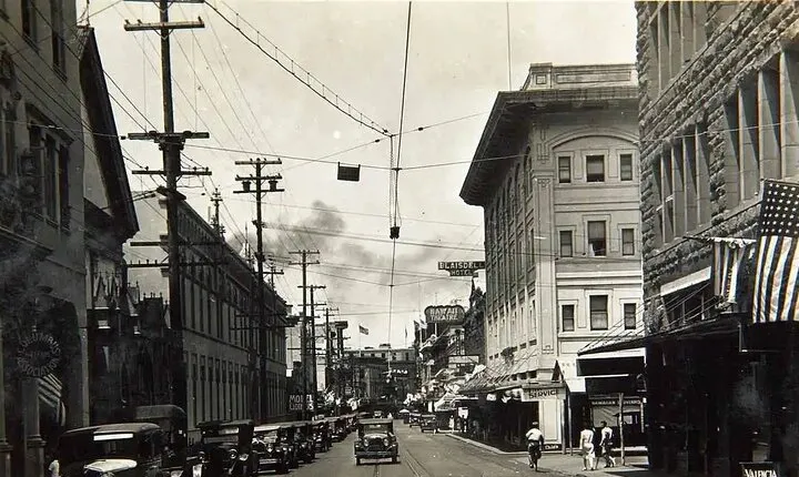 Historical Tour of Downtown Honolulu in Red Light District