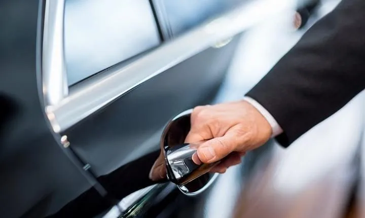 Private Transfer Naples to Amalfi Coast + 2 hours stop in Pompeii