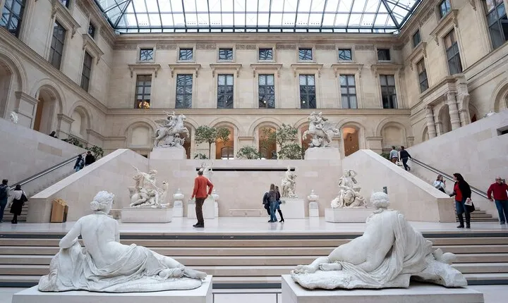 Louvre Priority Access with Mona Lisa Escort or Guided Option