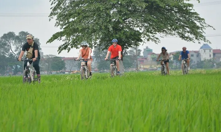 Hanoi Countryside By Bike & Local House and Food Tasting