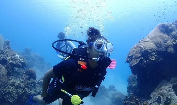 Introductory dive for non-certified divers
