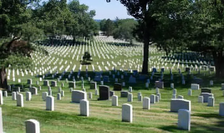 Arlington Cemetery Walk with Tomb Unknown Soldier & JFK Gravesite