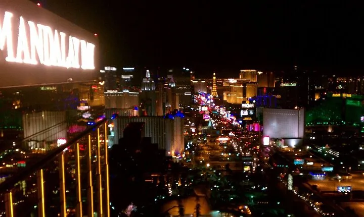 Vegas Night out with 4 Bars Photos and VIP Bottle Service at a Prestigous Club