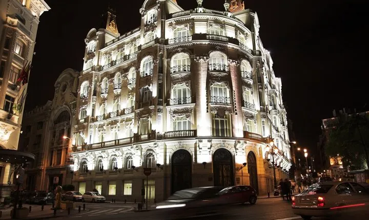 Ghosts of Madrid: Exploration Game and Tour