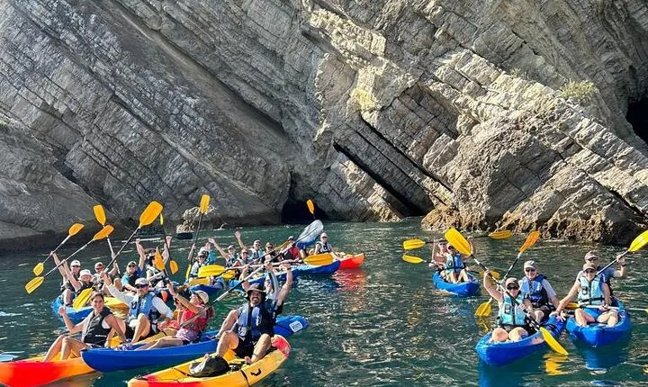 Kayak Tour with Guide in Sesimbra