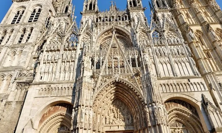 Rouen: Private Walking Tour with a Licensed Tour Guide