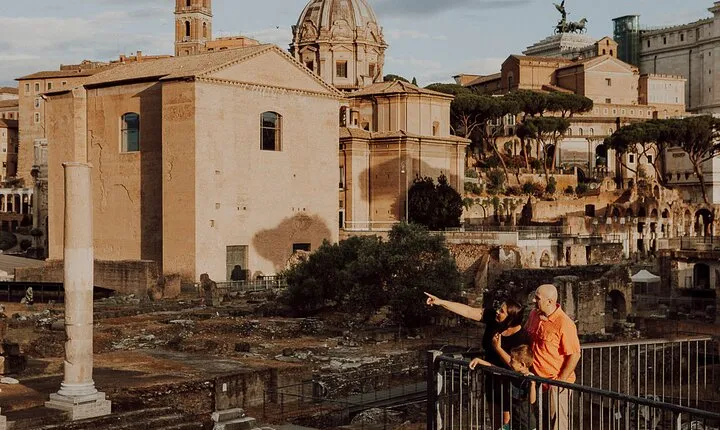 Rome Candid Photoshoot with an Experienced Local Photographer