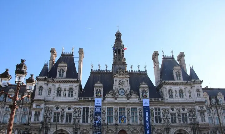 Private Paris Walking Tour with Notre Dame Medal