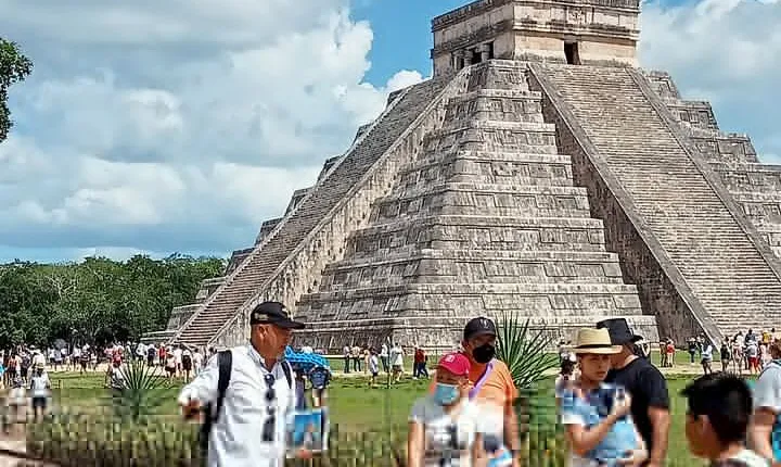 Private Tour in Chichen Itza Official History Guide
