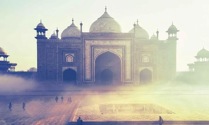 Sunrise Taj Mahal Tour from Delhi with Entrance and Food