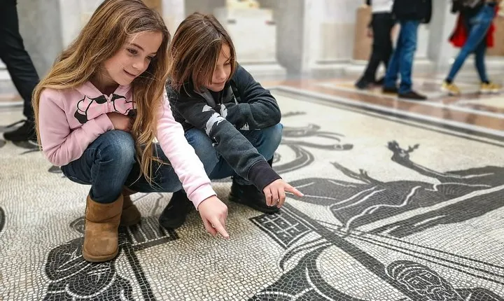 Vatican Treasure Hunt with Guided Tour for Families with Kids