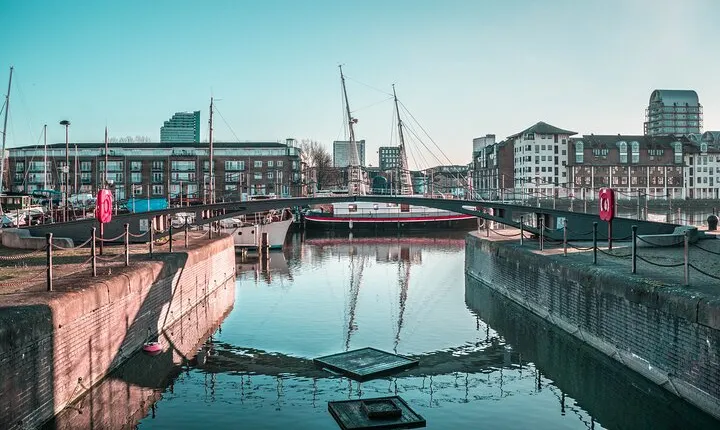 East End Docklands London: Exploration Game and Tour