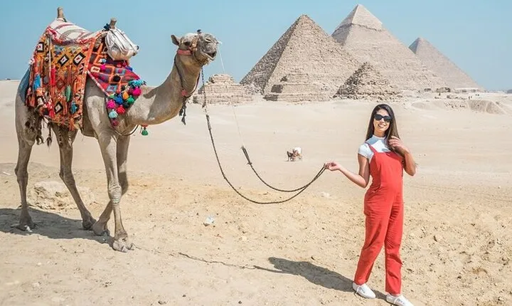 Cairo Layover Visiting Giza Pyramids Egyptian Museum and Market