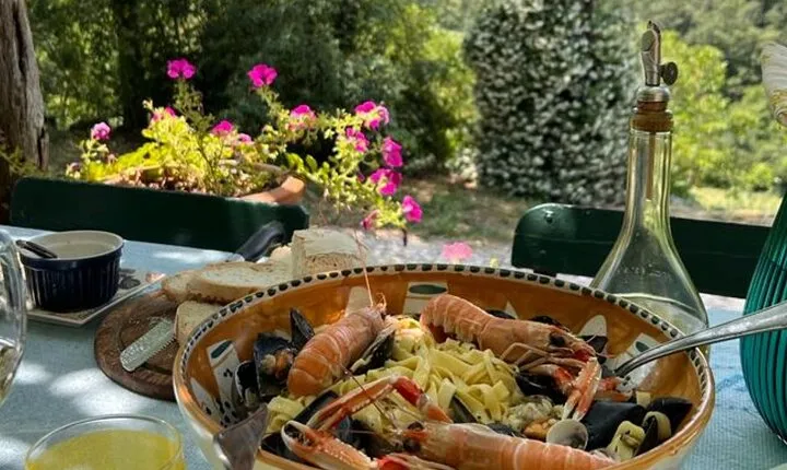 Florence Cooking Class in a Gorgeous Countryside Home with Maria