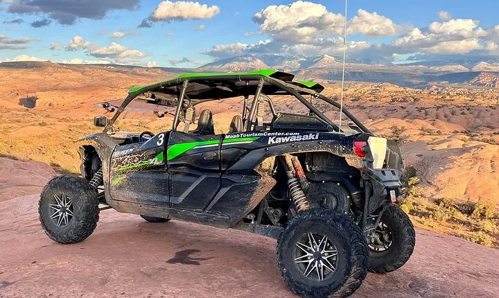 Hell's Revenge 4x4 Off-Roading Tour from Moab