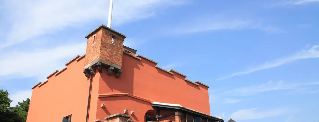 Tamsui historic site and Beitou hot spring day-tour from Taipei