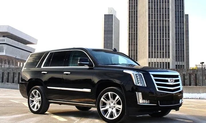 Departure Private Transfer: Los Angeles to Airport LAX in Luxury SUV