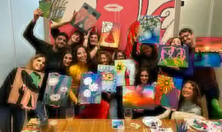 Paint n’ Sip in Rome: Unlimited Wine & Pizza in Piazza Navona