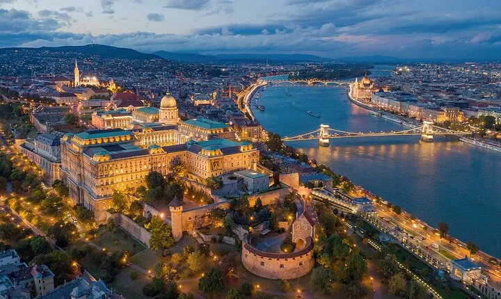 Budapest's TOP Sights Evening Cruise & Welcome Drink