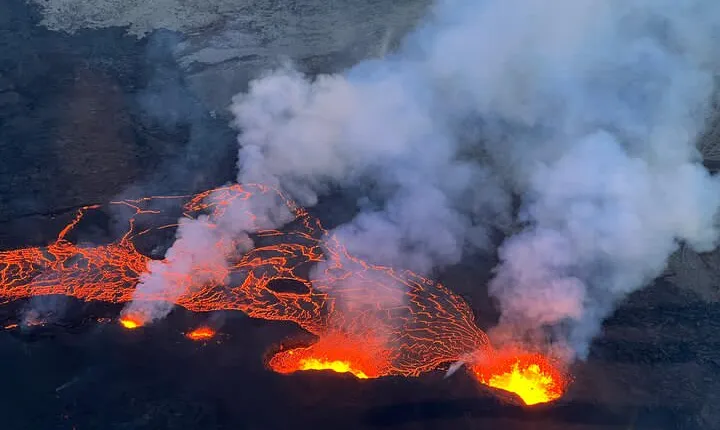 Iceland Volcanic Eruption Area Helicopter Tour from Reykjavík