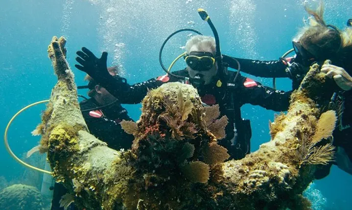 Half Day Christ of the abyss tour with Snorkel Equipments