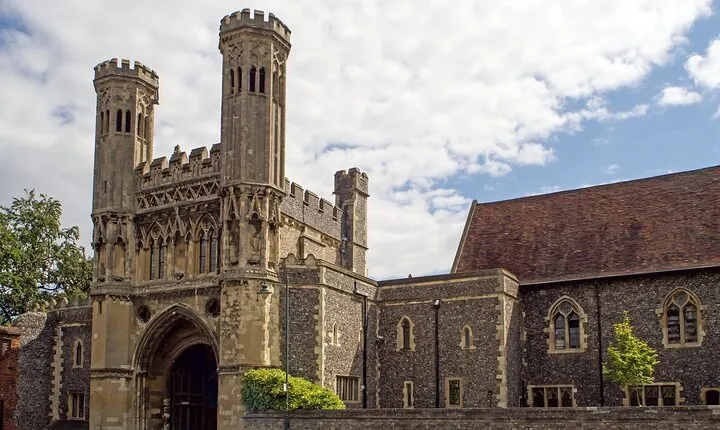 Canterbury Dover Castle and White Cliff Private Tour with Passes