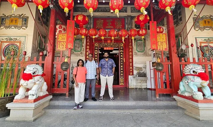 Bangkok’s Amazing Chinatown Tour + Food tour