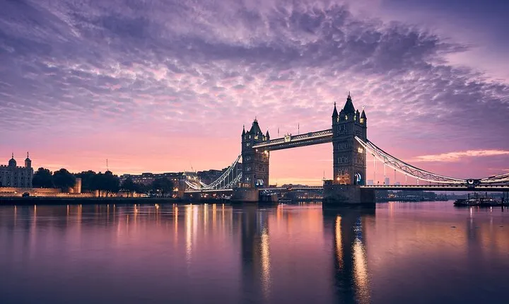 Photographer, Professional Photo Shoot - London Bridge