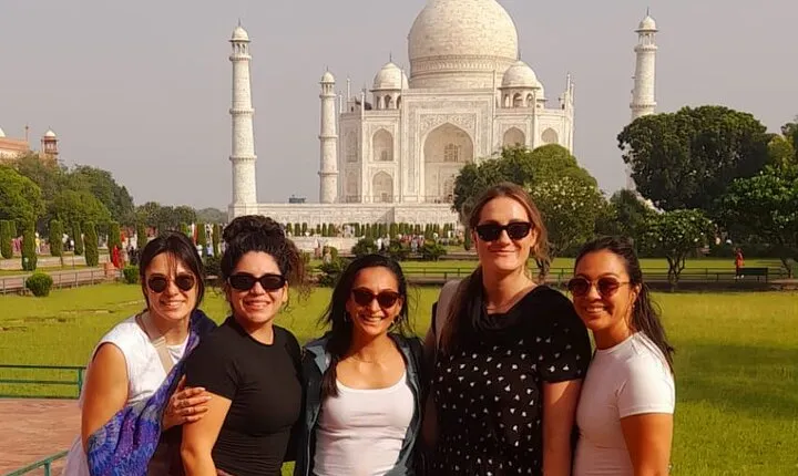 From Delhi: Taj Mahal, Agra Fort & Baby Taj Same Day Tour by Car