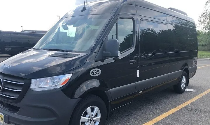 Roundtrip Private Shopping Transfer to Woodbury or Jersey Gardens