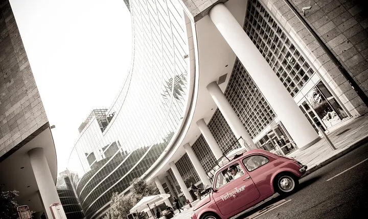 2 hour Vintage Fiat 500 Big SkyLine Tour in Milan