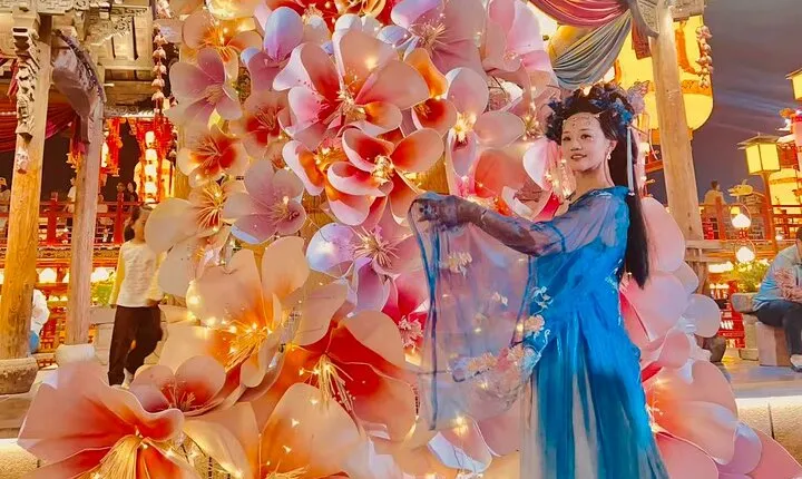 Tang Dynasty Cultural Street Night Tour