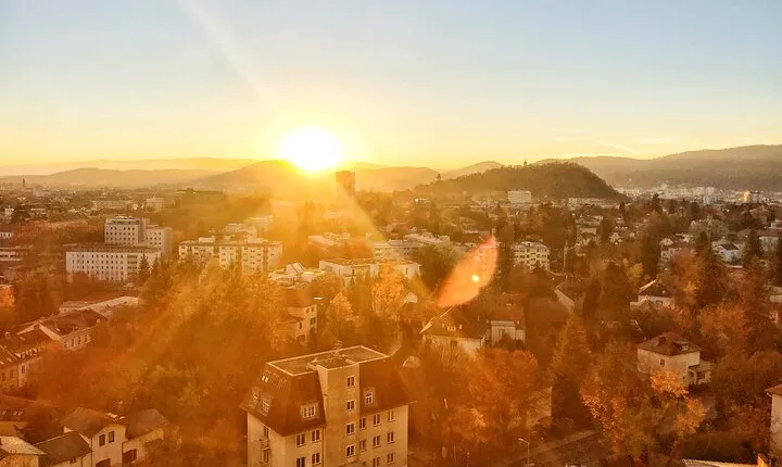 Graz Funicular Ride and Schlossberg Picnic Experience