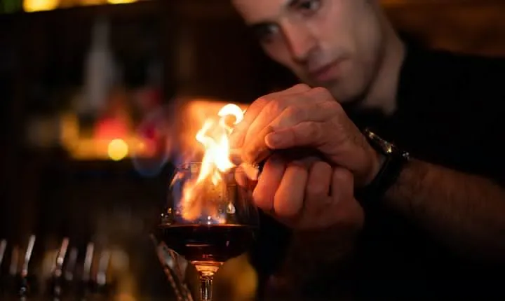 Melbourne Walking Tour: Uncover Hidden Laneway Bars