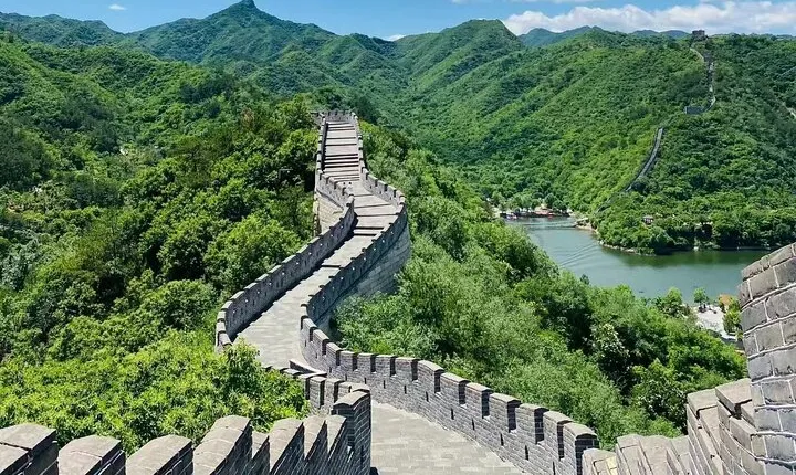 Private Layover Tour: PEK to Huanghuacheng Lakeside Great Wall