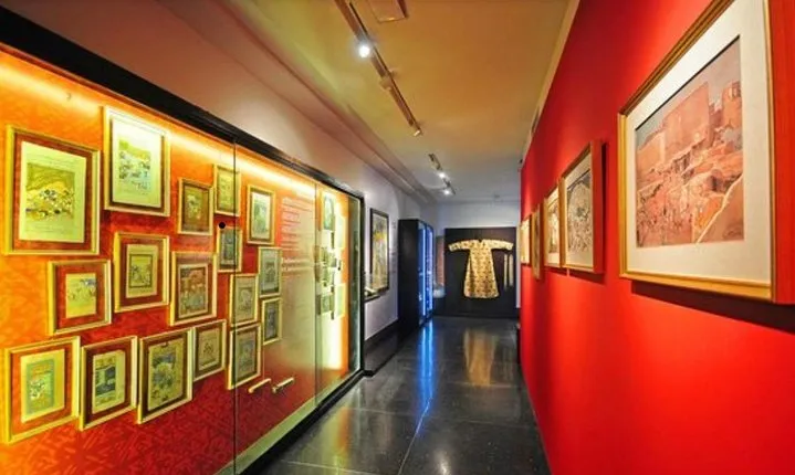 Visit of the museum of the Slaoui foundation with a dinner at the red mullet of Isle