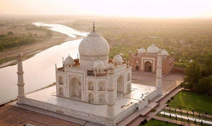 Magnetic Taj Mahal Same Day Tour by Car from Delhi