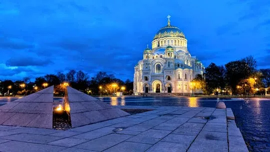 Audio-guided walking tour to Kronstadt